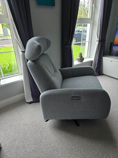 Recliner Swivel Chair Electric Battery Poweredd