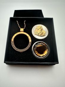 Mi Moneda Type Necklaces
