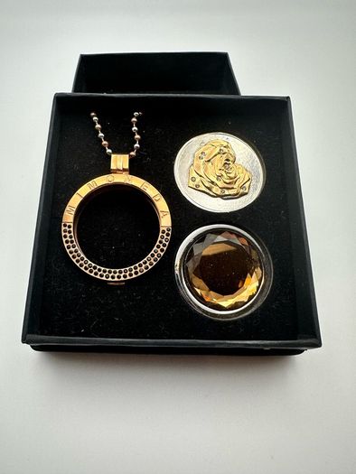 Mi Moneda Type Necklaces