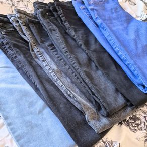 Bundle of 6 High-Rise Skinny Jeans