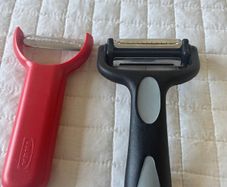 Vegetable peelers