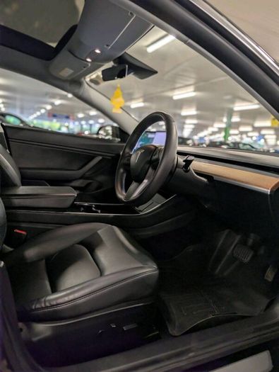 Tesla Model 3 RWD (2 year Tesla Warranty)