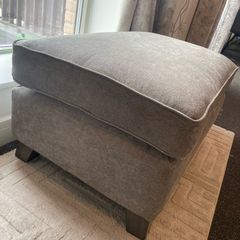 Ottoman / Footstool
