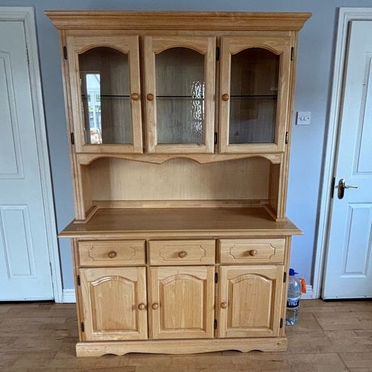 kitchen cabinet