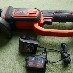 Black and Decker BCG720 18V 115mm Cordless Angle Grinder new Battery