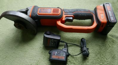 Black and Decker BCG720 18V 115mm Cordless Angle Grinder new Battery