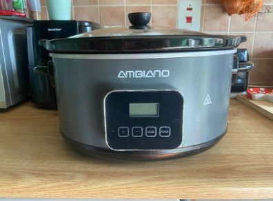 Slow cooker