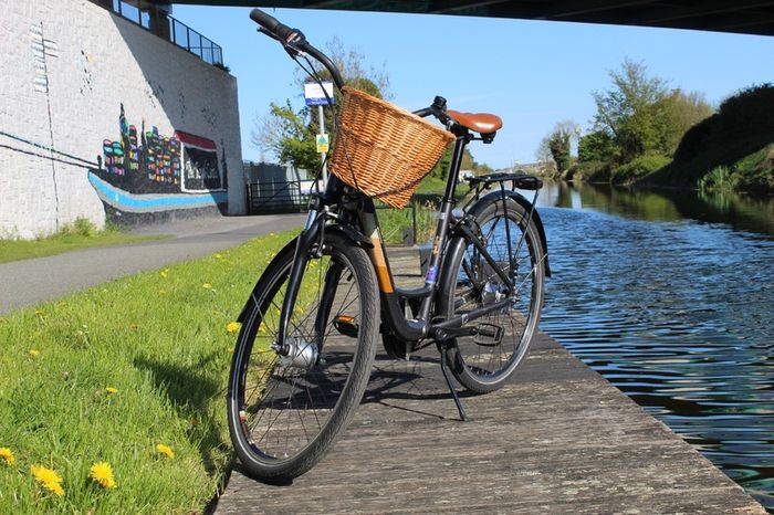 Ladies bike Lapierre 400 City Bike 7 Speed +Wicker Basket & Lock included