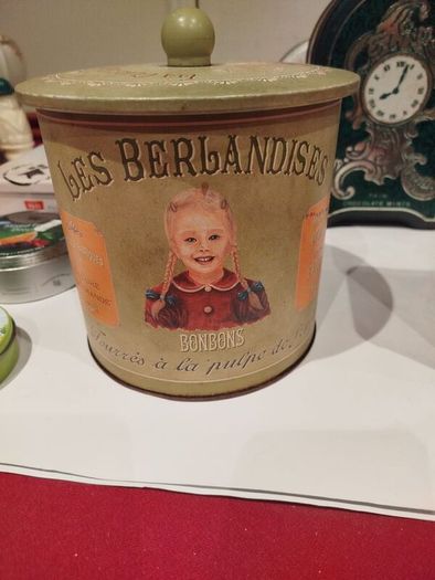 Collectable storage tins