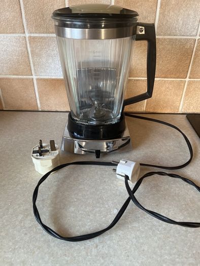Vintage 1960's General Electric Glass jug blender