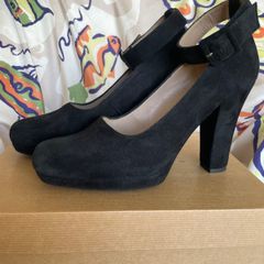 UNISA Suede Leather Court Heels