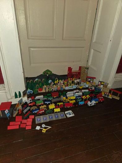 550+ Piece Train Set - Tracks, Vehicles, People, Buildings, Signs