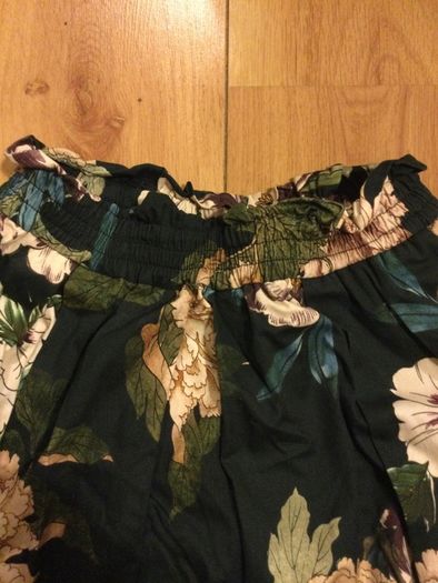 Beautiful Stradivarius MIDI Cotton Skirt with pockets Size S Brand New