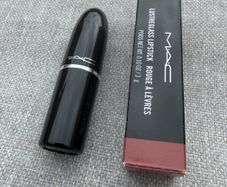 MAC Lustreglass Lipstick Shade 508 Hug me