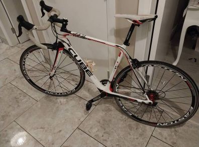 carbon fibre bike