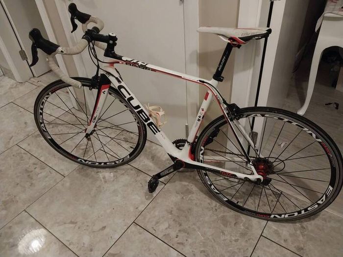 carbon fibre bike