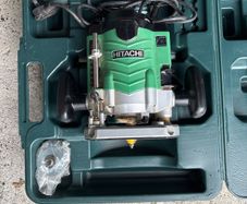 hitatchi router 2000w like new