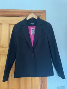 Black blazer pink lining