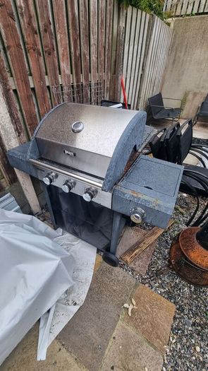 Free gas barbecue