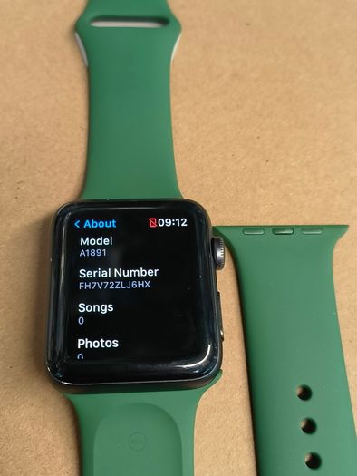 APPLE Watch Series 3 GPS LTE (Cellular) A1891- 42MM Black Aluminum Case with Green Band