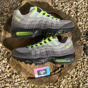 Grail Nike Air Max 95 Neon 15