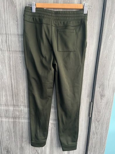 BWNT Under Armour Bottoms YMD