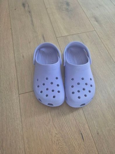 crocs