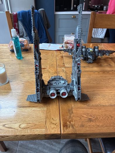 Lego Kylo Ren's command shuttle 75104