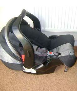 Graco Baby Car Seat with Lock Base