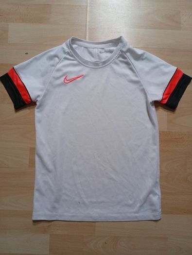Nike T-shirt & Shorts Set (( Perfect Again 10-11yrs))