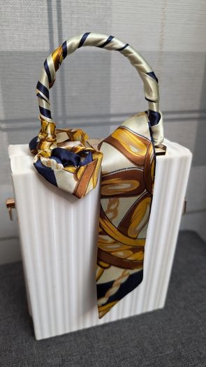 Chic Striped Design Shoulder Bag.
