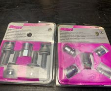Locking wheel bolts