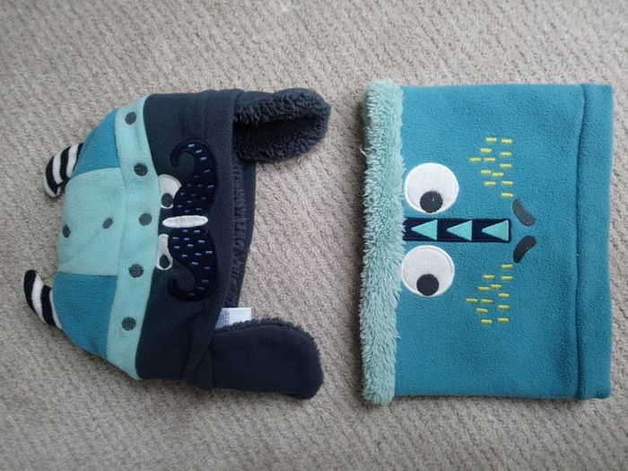Du Pareil Au Meme unisex snood and viking hat age 8-10