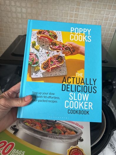 Slow cooker