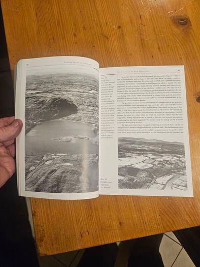 Reading The Irish Landscape. By Frank Mitchel & Michael Ryan. Large Volume Paperback In Good Condition.  See Photos For Same.