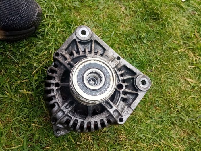 nissan tiida alternator