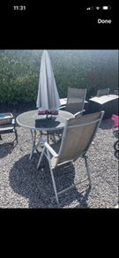 garden table and chairs