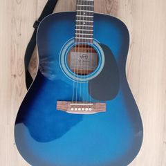 Guitar Blue Sx Md160/bus Complete With Shoulder Strap And Carry Bag. Excellent Condition. Barely Used