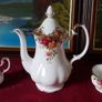 15 Piece Royal Albert Old Country Roses Bone China Gold Gilt Coffee Set For 6 Person Setting Made In England Image 4