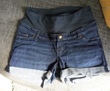 Maternity shorts H&M