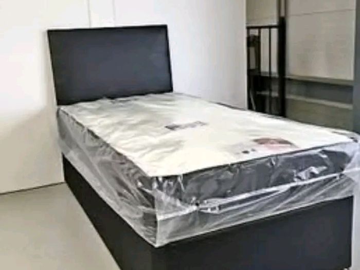 New Stylish single ,Double 4ft, 4ft6, King 5ft And 6ft Superking Sizes Divan Beds Instock. Drawers And Optional Tufted Mattresses Available. Free Delivery