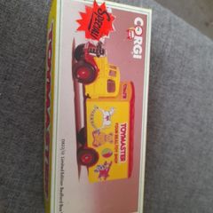 Toymaster limited.edition Bedford box van
