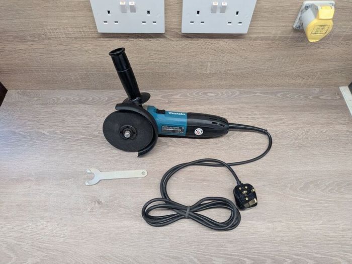 Makita 220v grinder