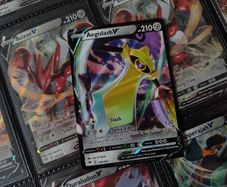 Aegislash V ! Ultra Rare ! from Vivid Voltage Set ! 2020 ! Pokemon Card !