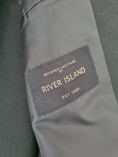 Mens suit. River Island.