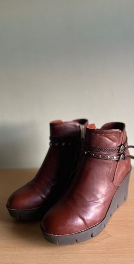 Brown Leather Ankle Boots With Wedge Size 40 (uk 7).  Spanish Brand Xti Quality Soft Leather Boots & Excellent Condition