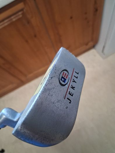 Golf Clubs. Set Of US Kids Left Handed Golf Clubs For 9 To 10 Years In Very Good Condition.  Collect In Dublin Or Receive Via Post.