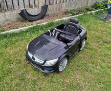 Toy car