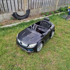 Toy car