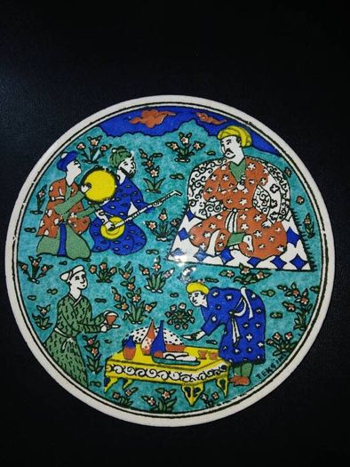 ceramic teapot stand 16 centimetres diameter